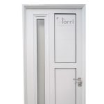 Puerta Aluminio Blanco Reforzada Modelo 215 de 080×200 Con Postigo