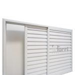 Ventana aluminio blanco con celosia corrediza 150×110