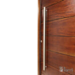 Puerta Cedro Australiano Pivotante Modelo Faminia H 120×220