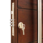 Puerta Cedro Australiano Pivotante Modelo Faminia H 120×220