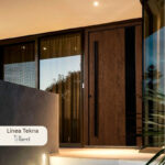 Puerta Pivotante Oblak Modelo 1327N Cedro De 120×220